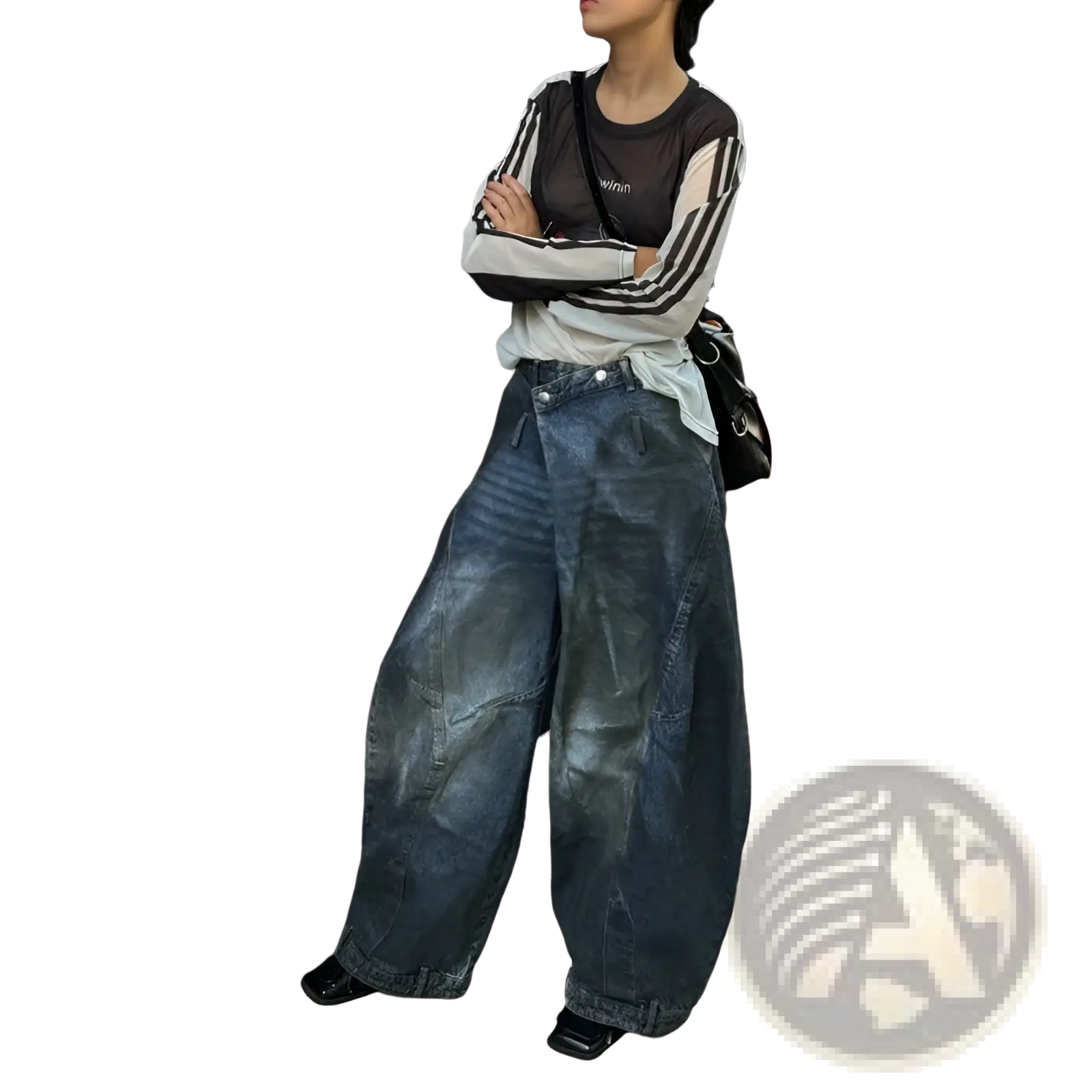 Wide-leg denim pants in dark wash with faded and distressed details vintage style for casual wear