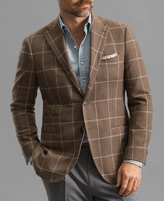 Herren-Karos-Blazer Slim Fit, taillierter Casual-Jackenschnitt aus brauner Wolle mit dezentem beigen und weißen Karomuster