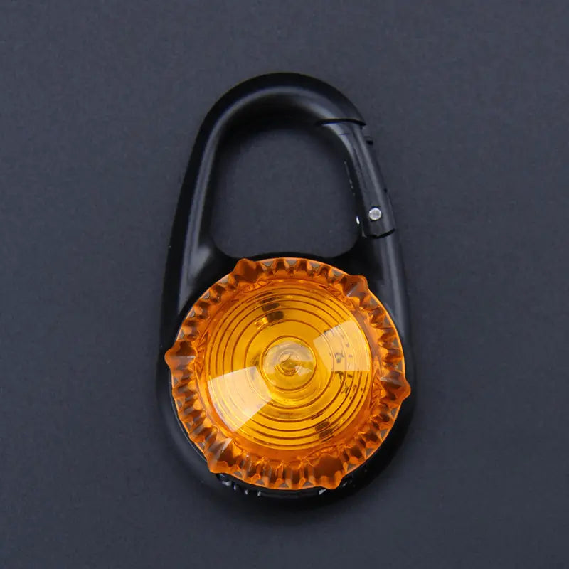 Mousqueton noir en métal, avec une lentille ambrée facettée pour la lampe de sécurité à DEL pour collier de chien