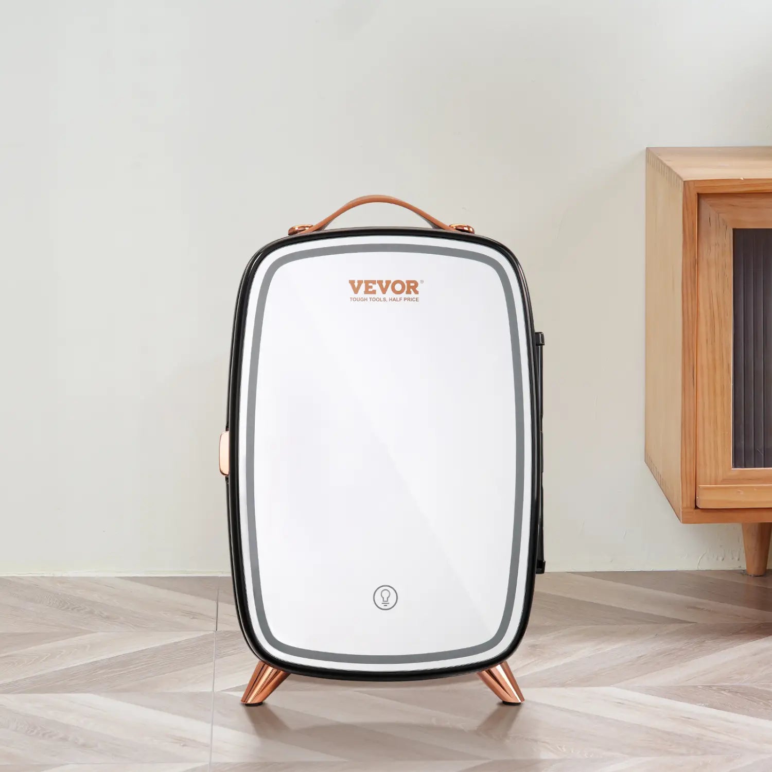 Chauffage électrique portable Vevor blanc et noir avec accents or rose, présentant un design rectangulaire épuré et une poignée en cuir, montré avec le réfrigérateur Vevor 6 l pour soins de la peau avec miroir à LED et accents or rose.