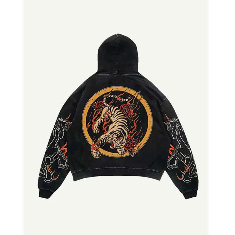 Sweat à capuche oversize de style streetwear à imprimé graphique rétro 3D pour hommes, de couleur noire, présentant un graphisme circulaire audacieux de tigre blanc, rehaussé de roses rouges et de flammes, avec des motifs de dragon noirs en accentuation sur les manches.