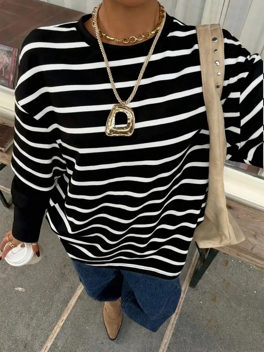 Top de manga larga con rayas horizontales negro y blanco con ajuste relajado de la colección de sudadera oversize tipo conjunto falso de dos piezas con rayas