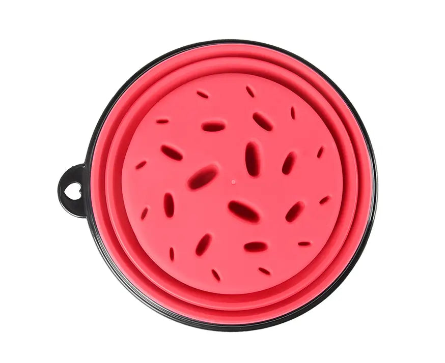 Bol pour animaux de compagnie en silicone rabattable en forme de pastèque rose, avec bord noir et poignée, issu du lot de 4 bols pliables en silicone Slow Food Pet Bowl Collapsible.