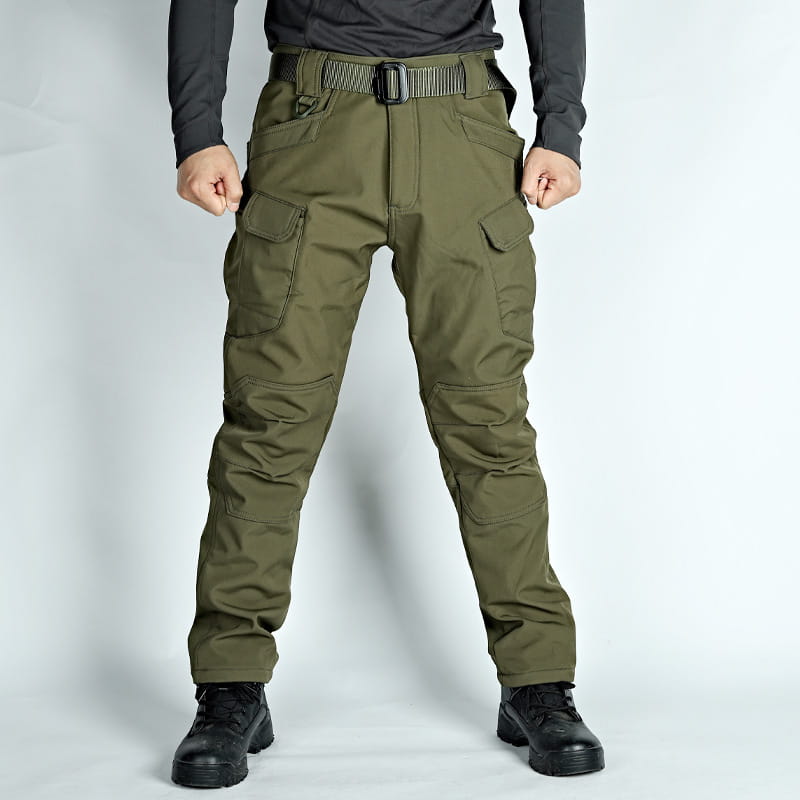 Men’s olive green fleece-lined waterproof tactical cargo pants with multiple pockets and reinforced knee panels.