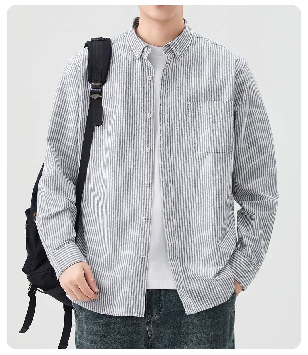Camisa de manga larga abotonada con rayas para hombres con finas rayas verticales grises y blancas, confeccionada en una suave mezcla de algodón.