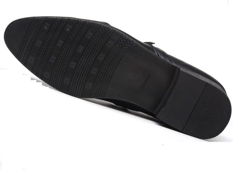 Spitze weiße Lederschuhe für formelle Anlässe mit silberner Schnalle