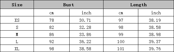 Die Tabelle zeigt Größenmessungen in Zentimetern und Zoll für das schwarze Fransen-Bandeau-Oberteil ohne Träger, einschließlich Brustweite und Länge für die Größen XS bis XL.