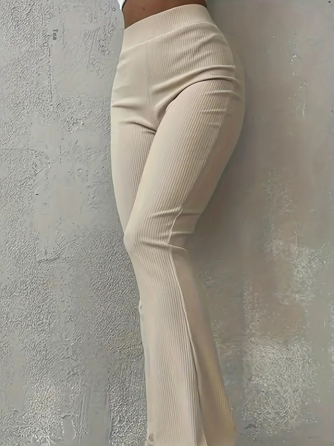 Hoch geschnittene Ripp-Flared-Leggings