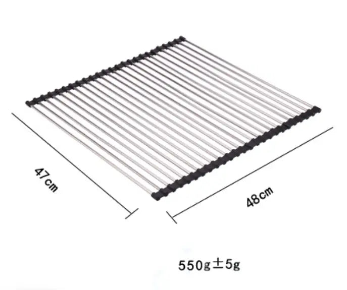 Rechteckige Edelstahl-Abtropfmatte für das Spülbecken mit schwarzen Kunststoff-Endkappen, 47 cm mal 48 cm, wiegt ungefähr 550 Gramm.