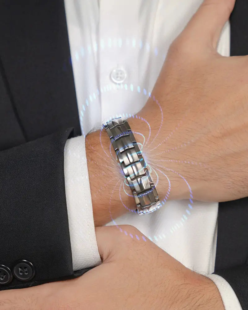 Silver-toned Ellipsemax men’s gunmetal titanium magnetic bracelet with sleek interlocking link design