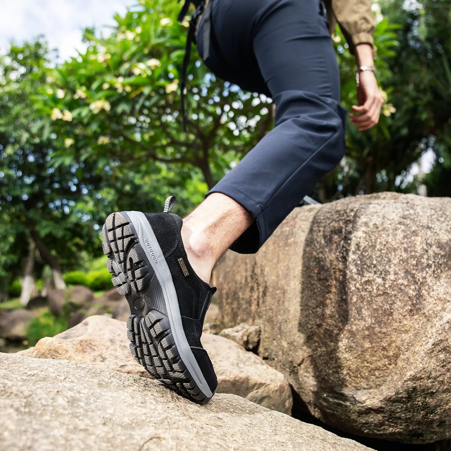 Men’s Lightweight Outdoor Hiking and Climbing Boots