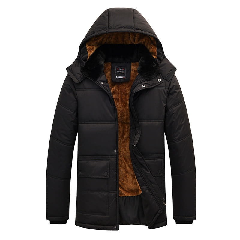 Veste matelassée ample à capuche pour homme en noir, avec capuche doublée de fausse fourrure marron, doublure en polaire et poches avant conçues pour l’hiver.