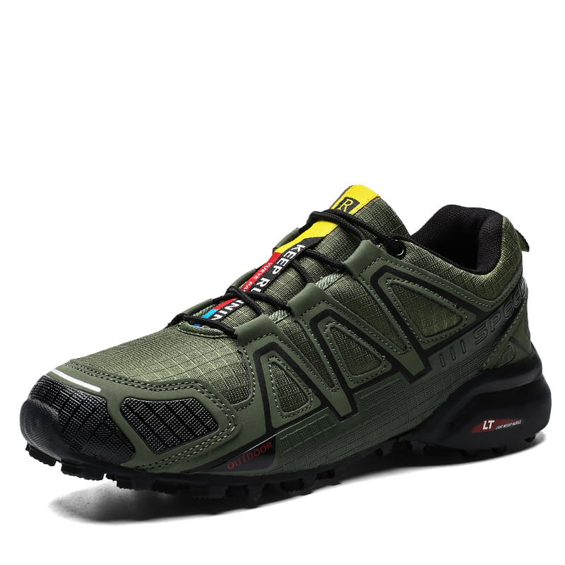 baskets de course sur sentier pour homme, grandes tailles, chaussures de plein air, en vert olive, avec des accents noirs, languette jaune avec patte, et semelle extérieure robuste conçue pour la course sur sentier