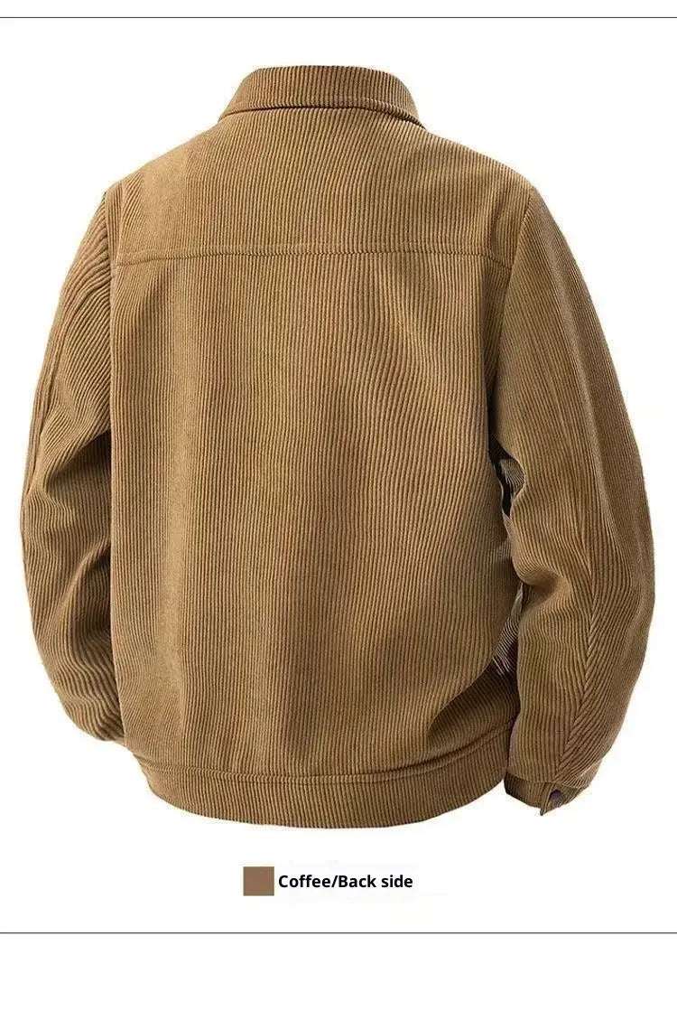 Herren-Cord-Arbeitsjacke in Kaffee-Farbe mit klassischem Kragen und gerippter Textur für lockere, lässige Kleidung.