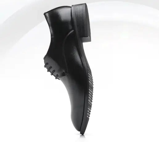 Men’s brown leather formal dress shoe in black with a polished finish and classic lace-up design