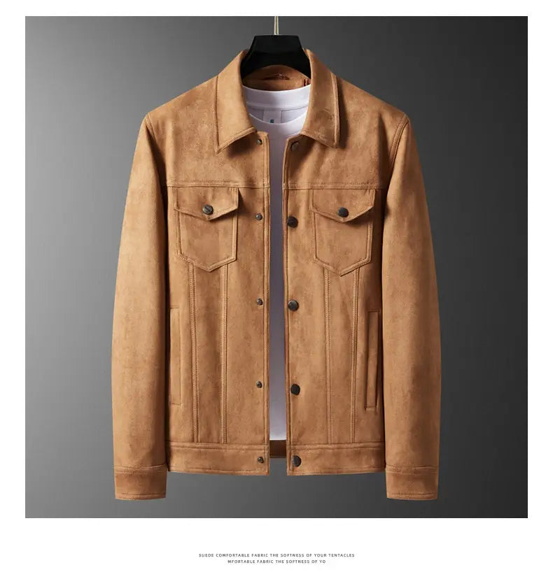 Manteau en suède décontracté ajusté pour homme en beige, doté d’un col classique et d’une fermeture boutonnée sur le devant.