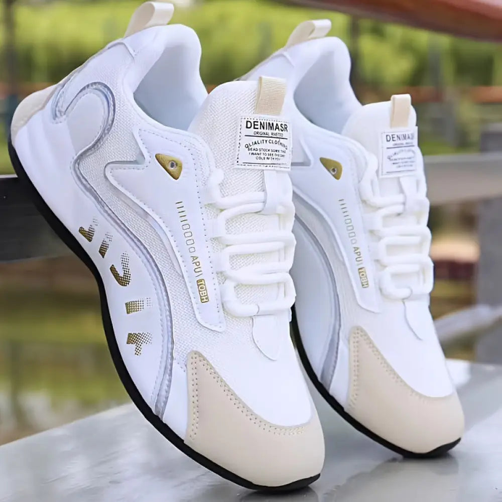 Men’s colorblock breathable mesh sport sneakers in white denim with gold accents and a mesh upper