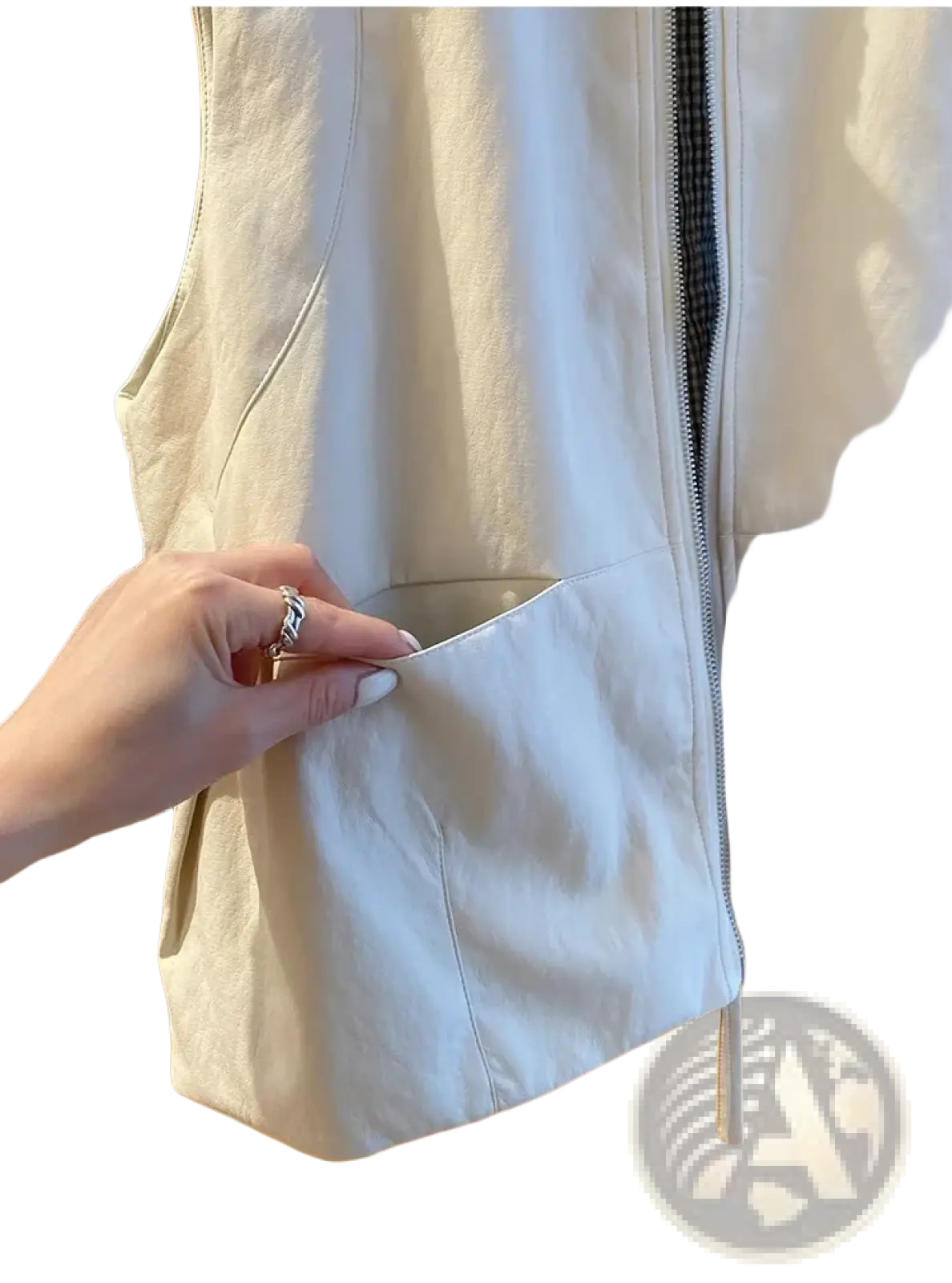 Cream-colored faux leather vest women loose casual sleeveless top with front zipper and side pockets