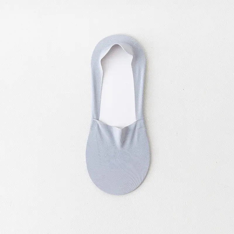 Light gray seamless men cotton invisible no show sock made of soft stretchy fabric displayed from the front.