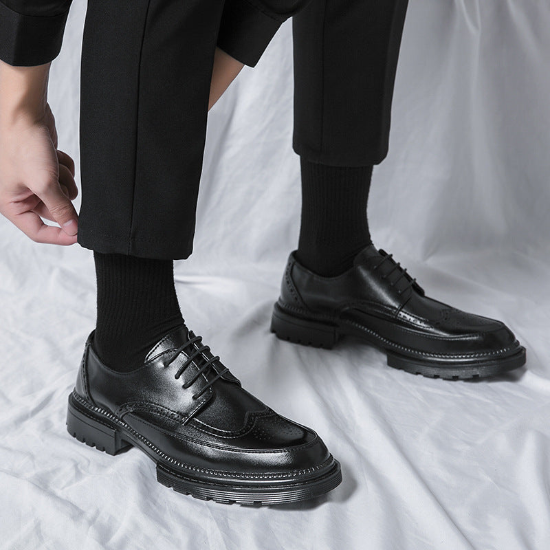 Men’s British style black leather brogue oxford shoes with chunky rubber sole for formal and casual wear