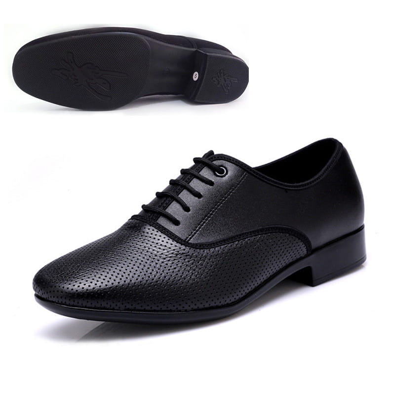 Chaussure de danse à lacets en cuir microfibre noir pour homme, avec bout et panneaux latéraux perforés.