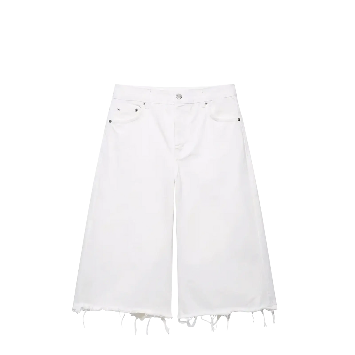 White high waist denim shorts in polyester with a slim fit, frayed hem, and classic five-pocket design