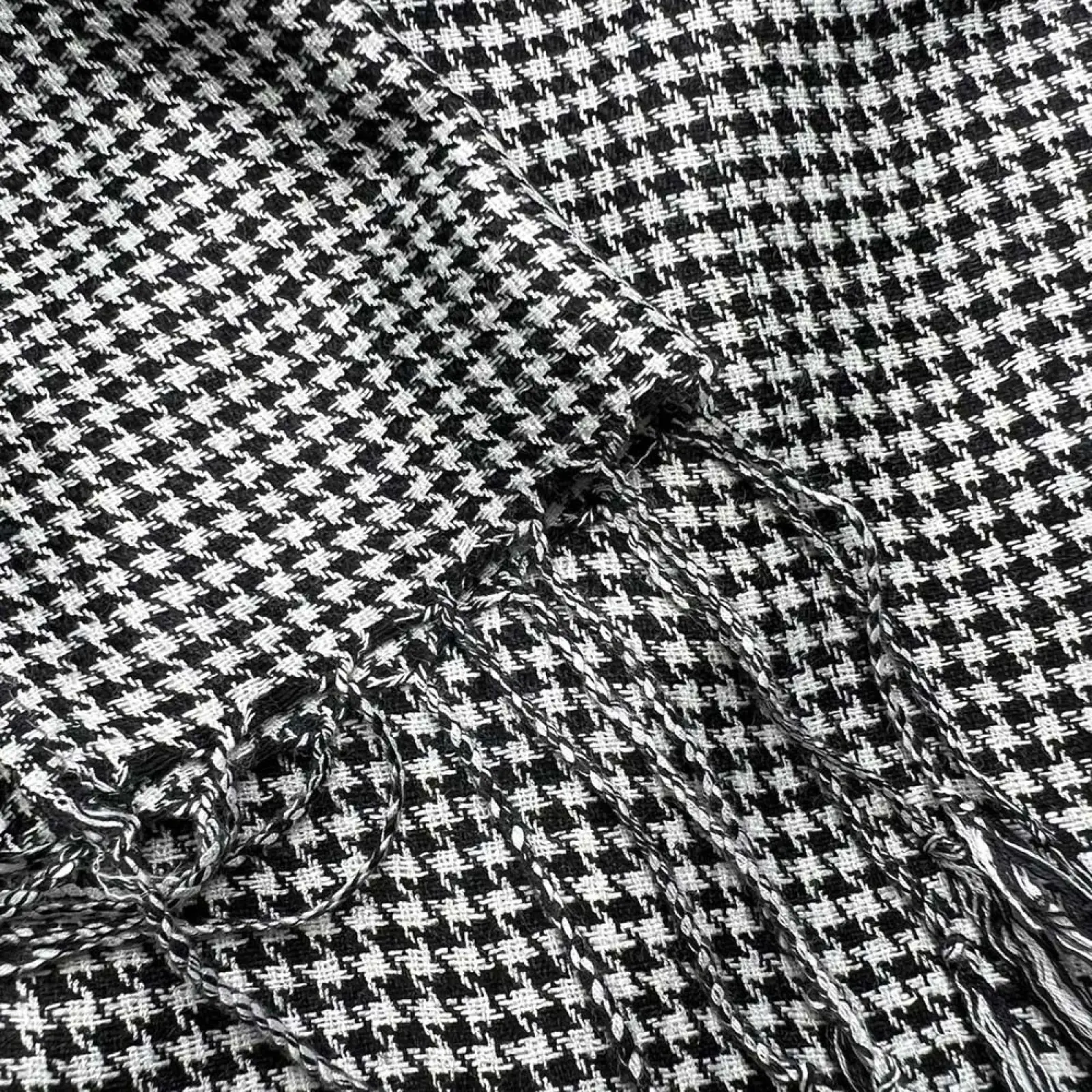 Houndstooth jacquard winter scarf 2 pack featuring black and white houndstooth pattern with fringed ends
