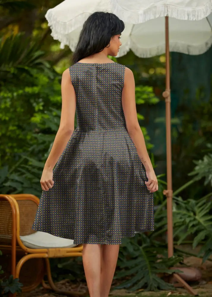 Isabella vintage 1950s sleeveless dark gray cotton midi dress with subtle white dots and pockets