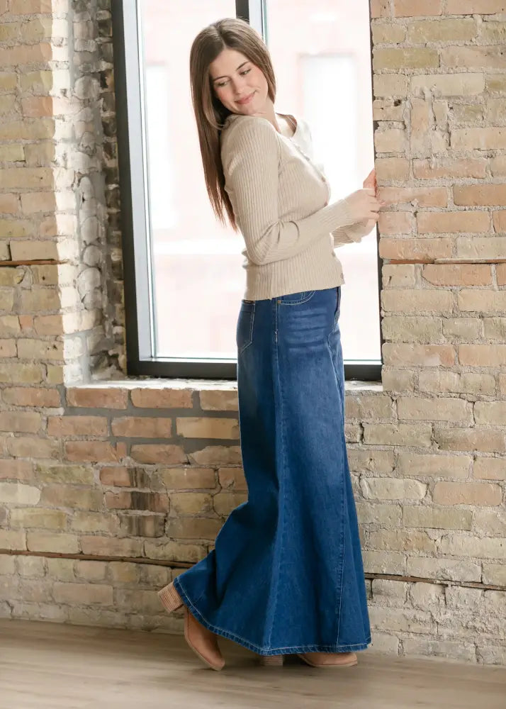 Jennifer premium a-line deep blue denim maxi skirt with flared hem and classic stitching details