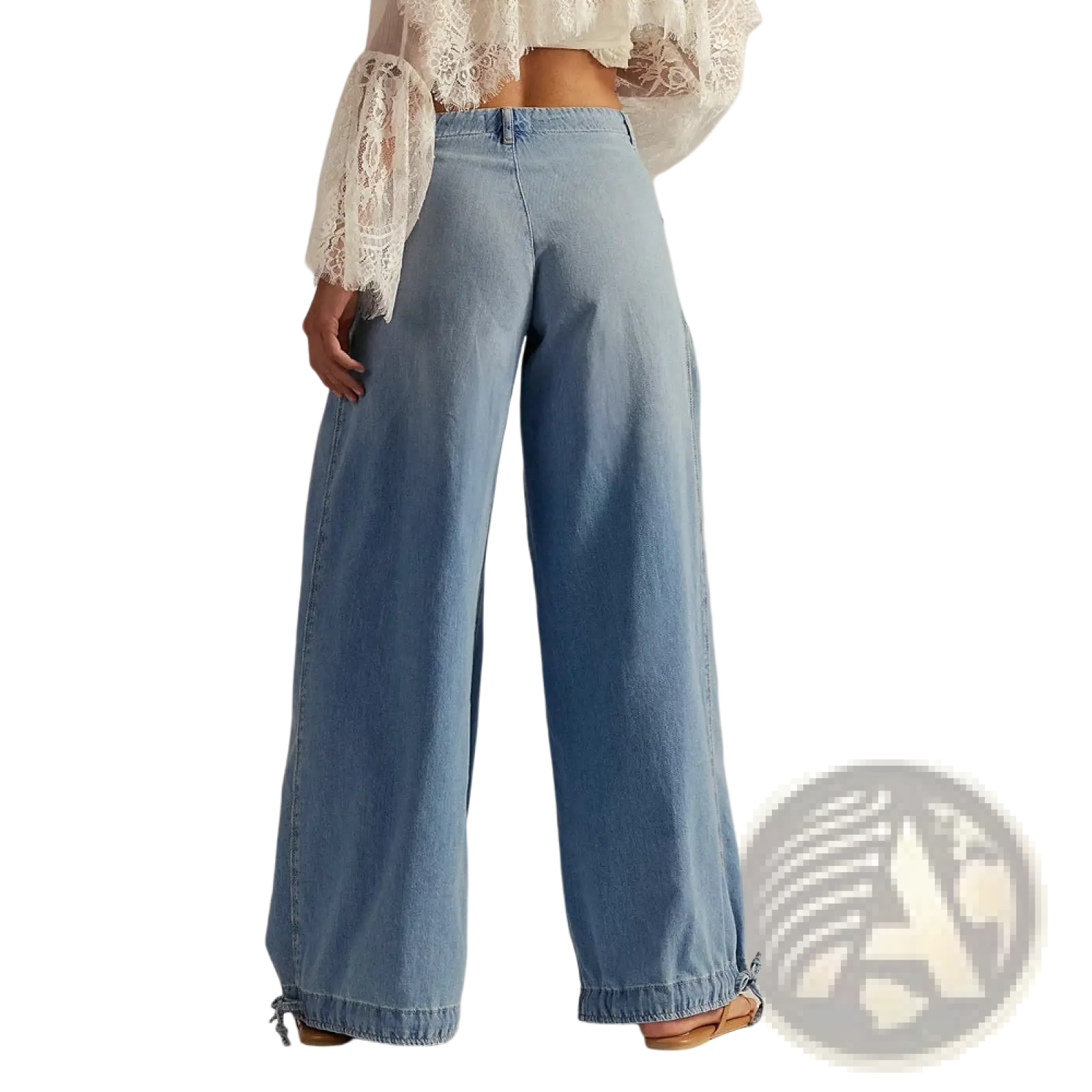 Light-wash denim wide-leg loose mid waist casual jeans for women with relaxed fit and frayed hems