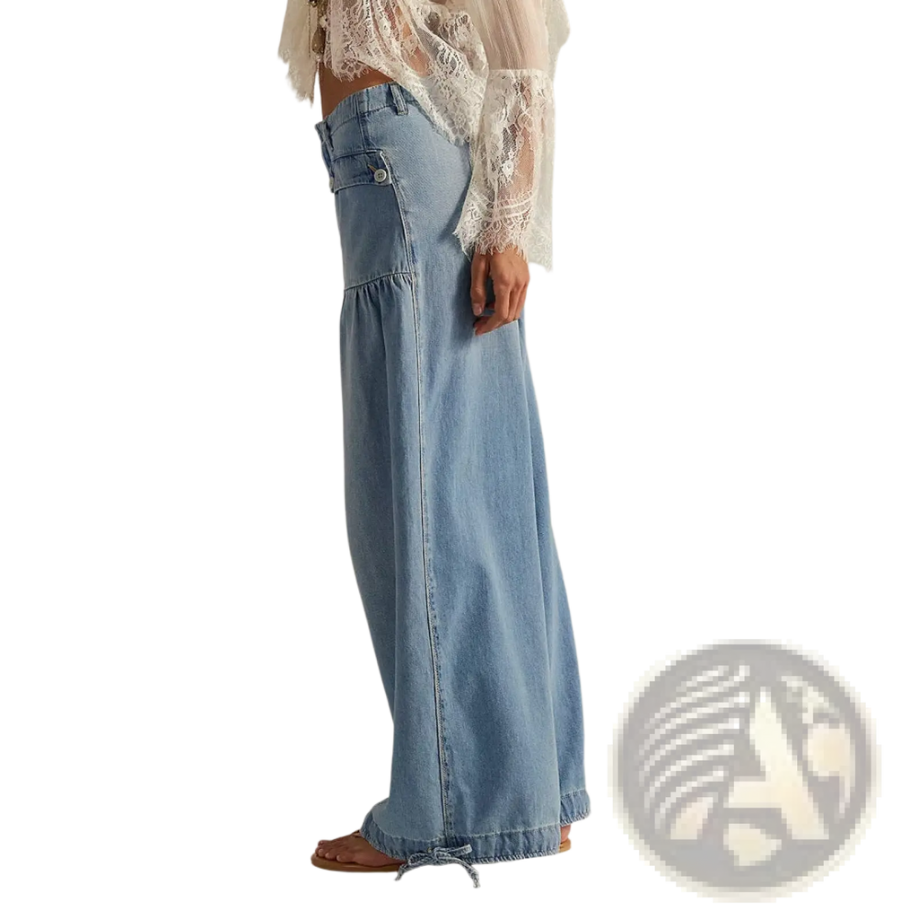 Loose mid waist straight casual jeans for women in light-wash denim with ruffled side panel and drawstring hem