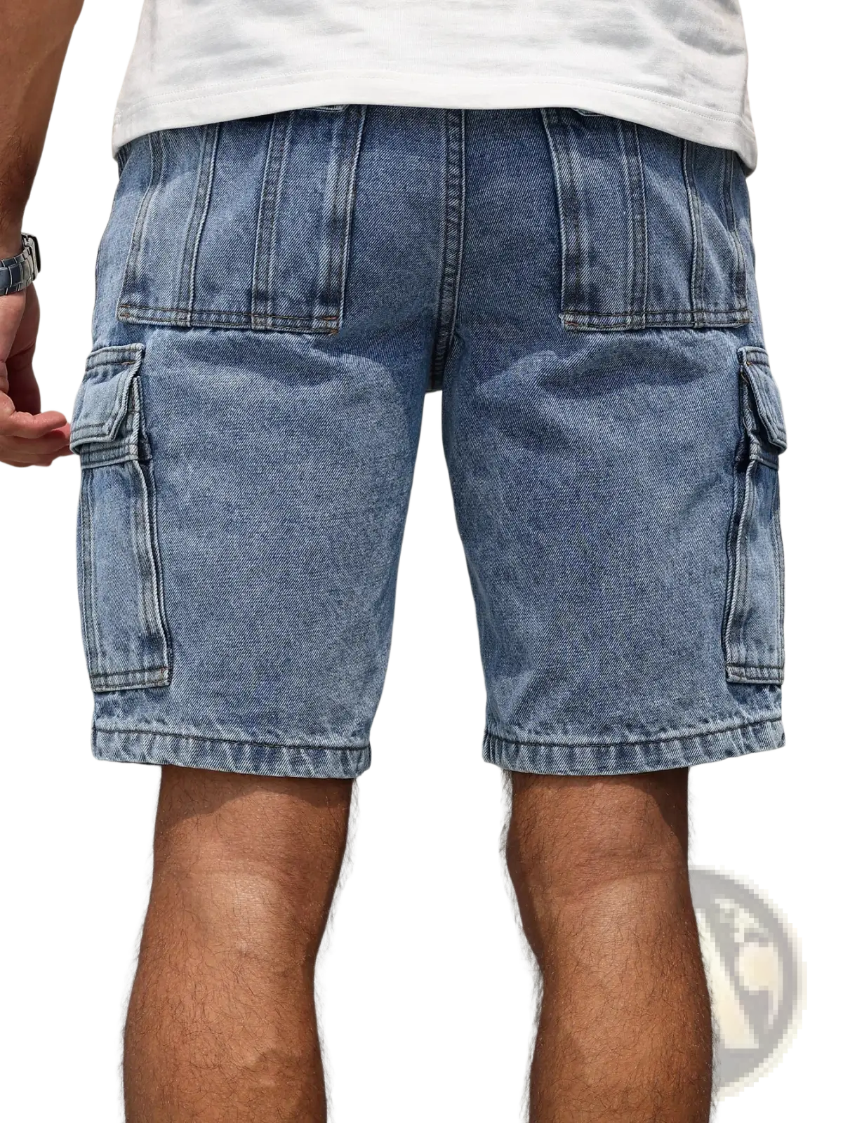 Men blue denim cargo shorts in light wash with multiple pockets and a casual relaxed regular fit