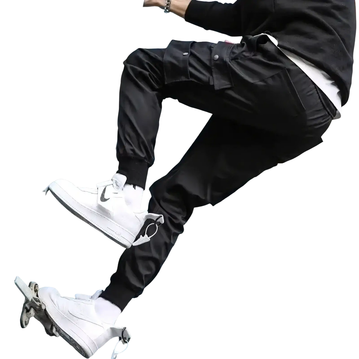 Men cargo pants black with multiple pockets and relaxed fit casual trousers for versatile everyday wear