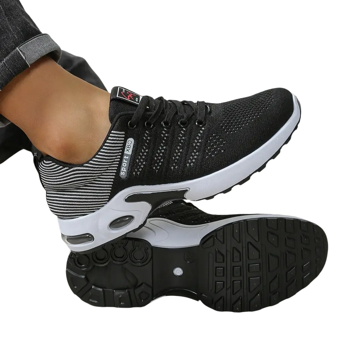 Men casual mesh sneakers lightweight walking shoes in black and white with breathable upper and air bubble cushioned midsole