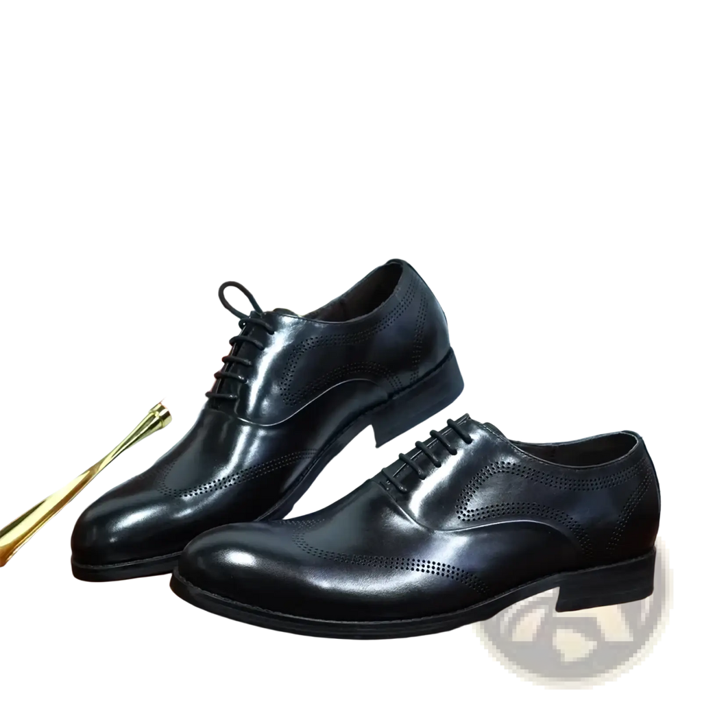 Men leather oxford brogue dress shoes in black leather with brogue detailing and black laces