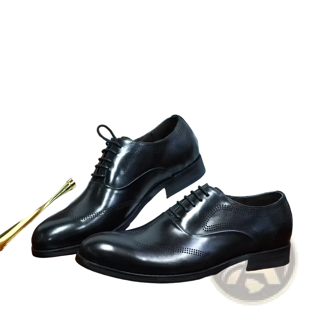 Men leather oxford brogue dress shoes in black leather with brogue detailing and black laces