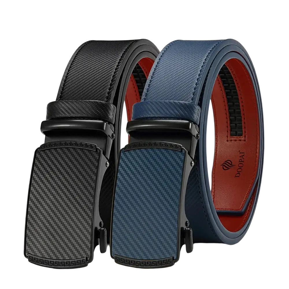 Boucle automatique de ceinture à cliquet en cuir pour homme, avec motif fibre de carbone noir et bleu et doublure intérieure rouge, pour un accessoire élégant et durable