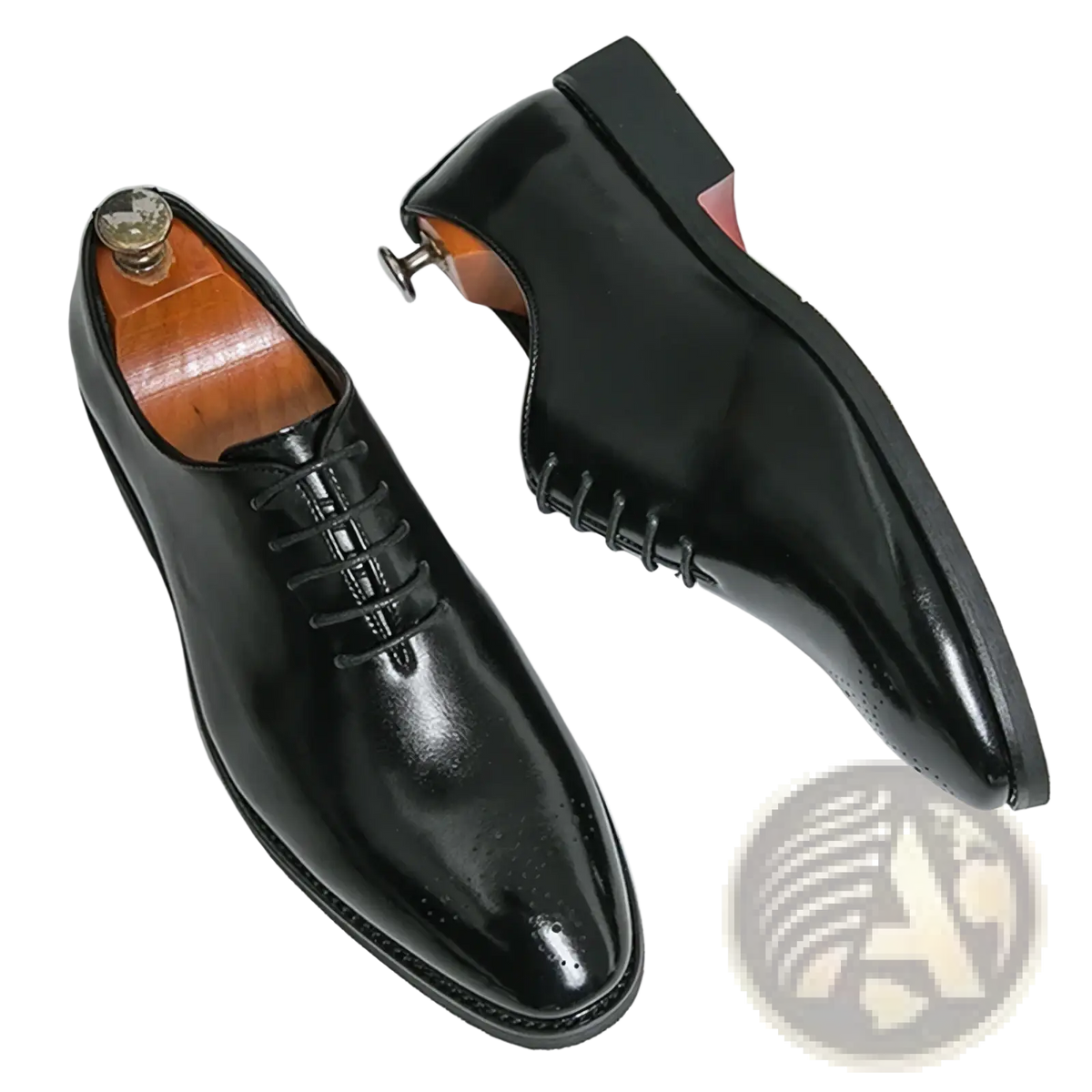 Men oxford shoes in black patent leather with polished finish and subtle brogue detailing for formal business wear