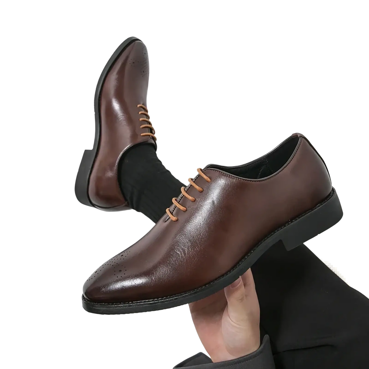 Men oxford shoes in brown patent leather with tan laces and black rubber sole for formal business wear