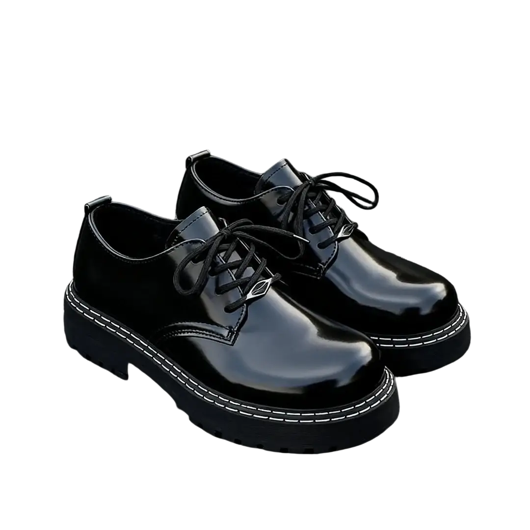 Men patent leather platform oxford shoes in black with white stitching silver eyelets and lace-up design