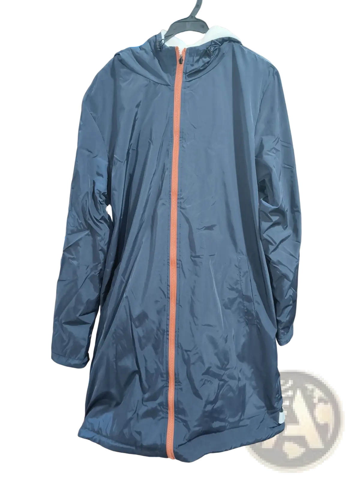 Men reversible shearling winter hooded coat in dark blue water-resistant fabric with orange zipper and white-lined collar