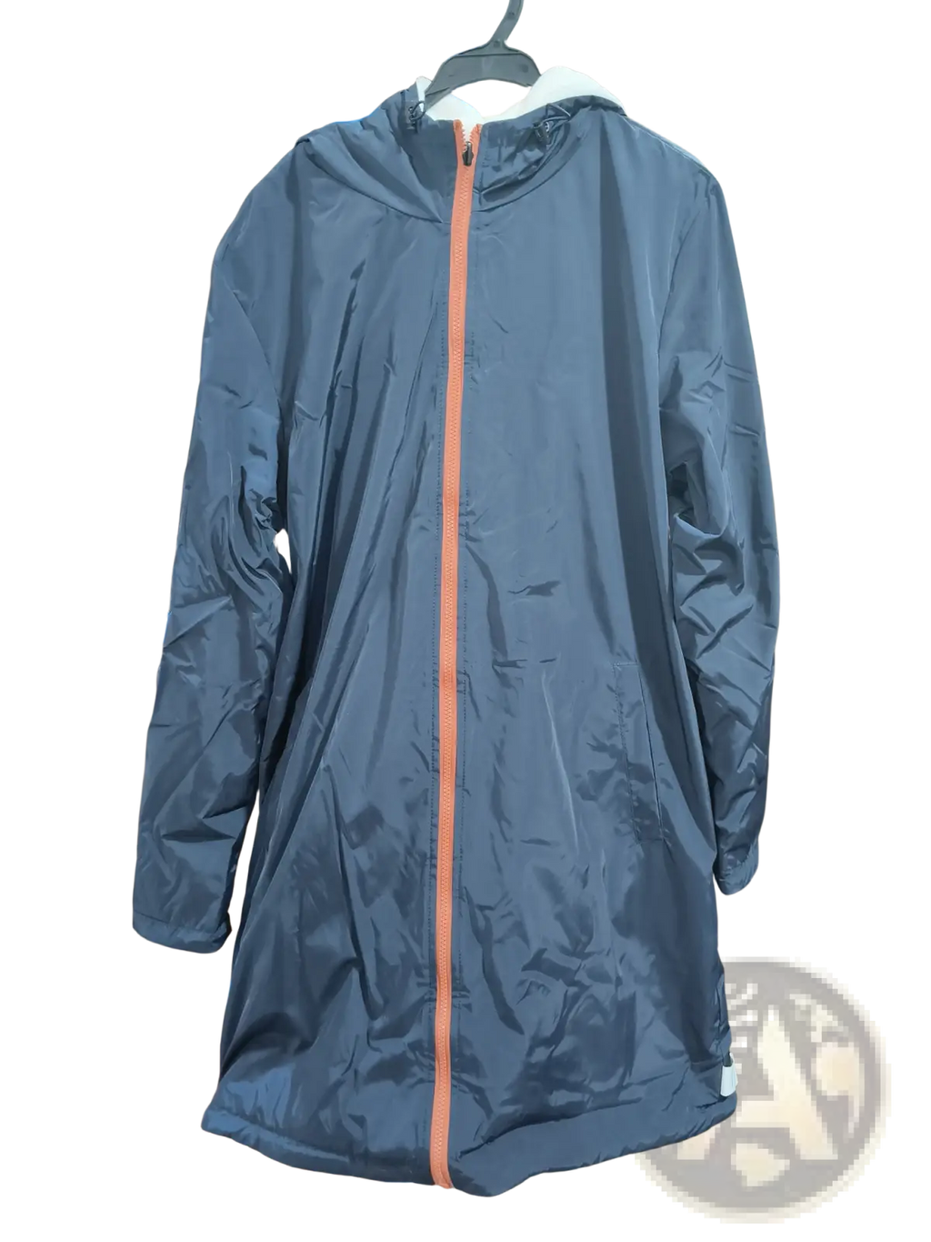 Men reversible shearling winter hooded coat in dark blue water-resistant fabric with orange zipper and white-lined collar