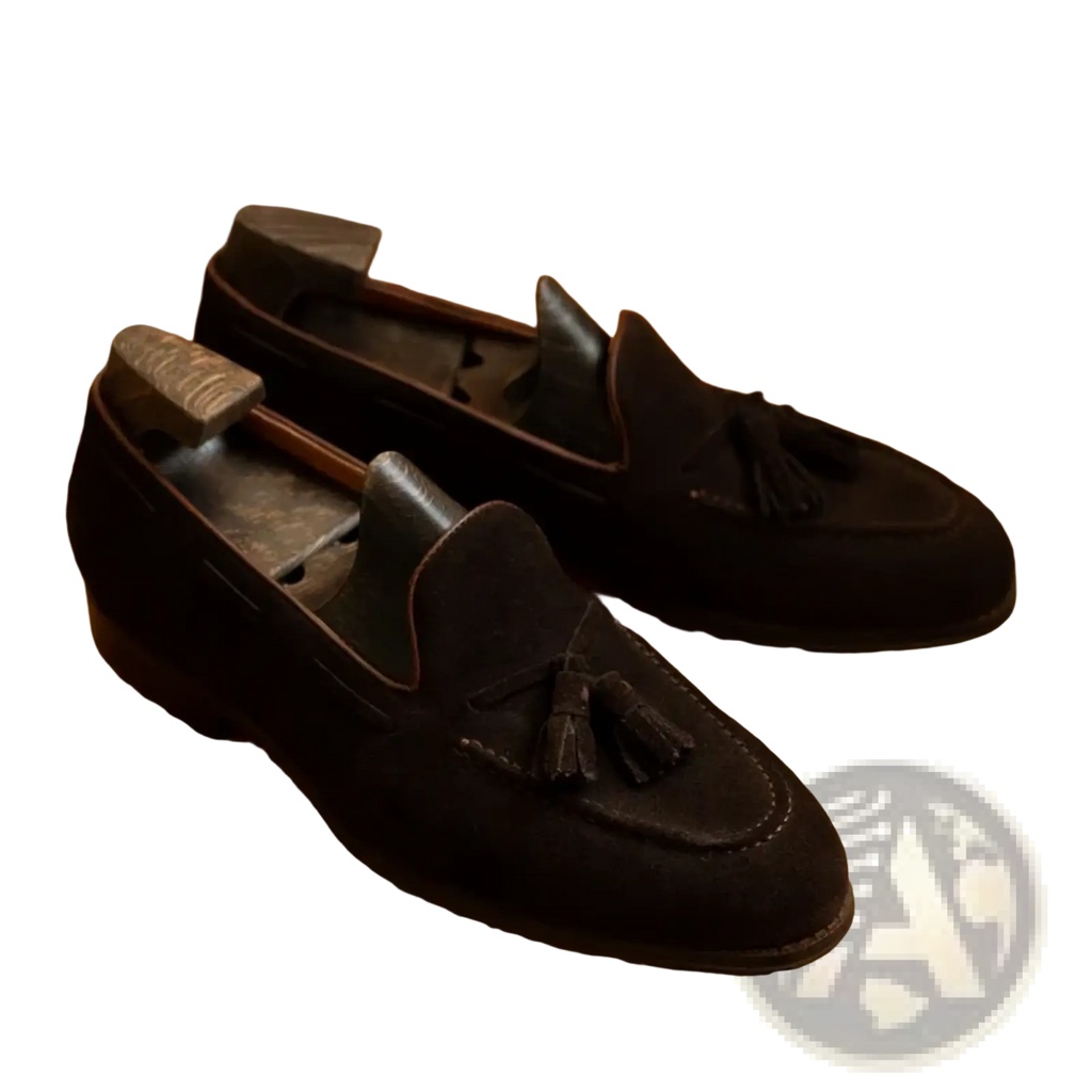 Men suede tassel loafers slip on casual shoes in black with dark brown leather accents and tassel details