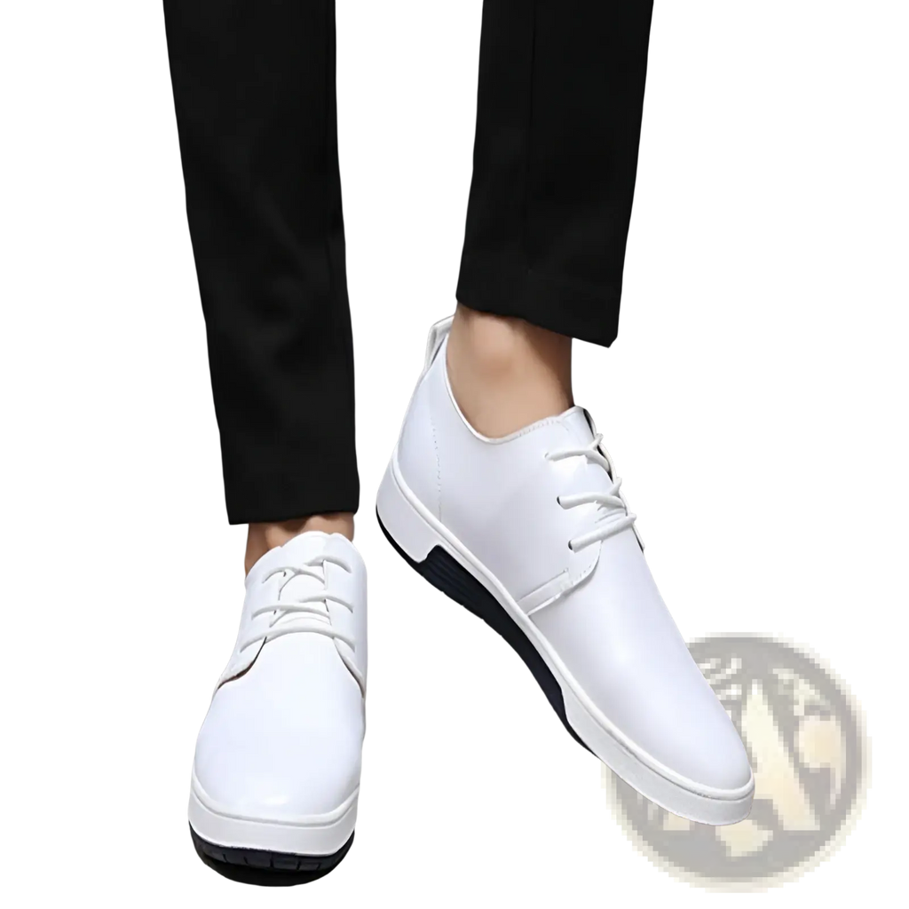 Men’s breathable white leather lace-up sneakers with black non-slip rubber soles for comfortable wear