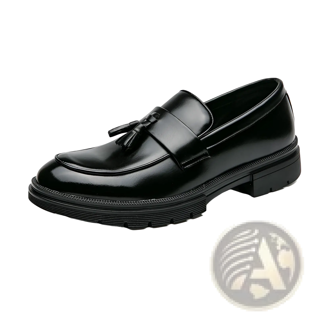 Men’s breathable tassel leather brogue loafers in black with a glossy finish and chunky rubber sole