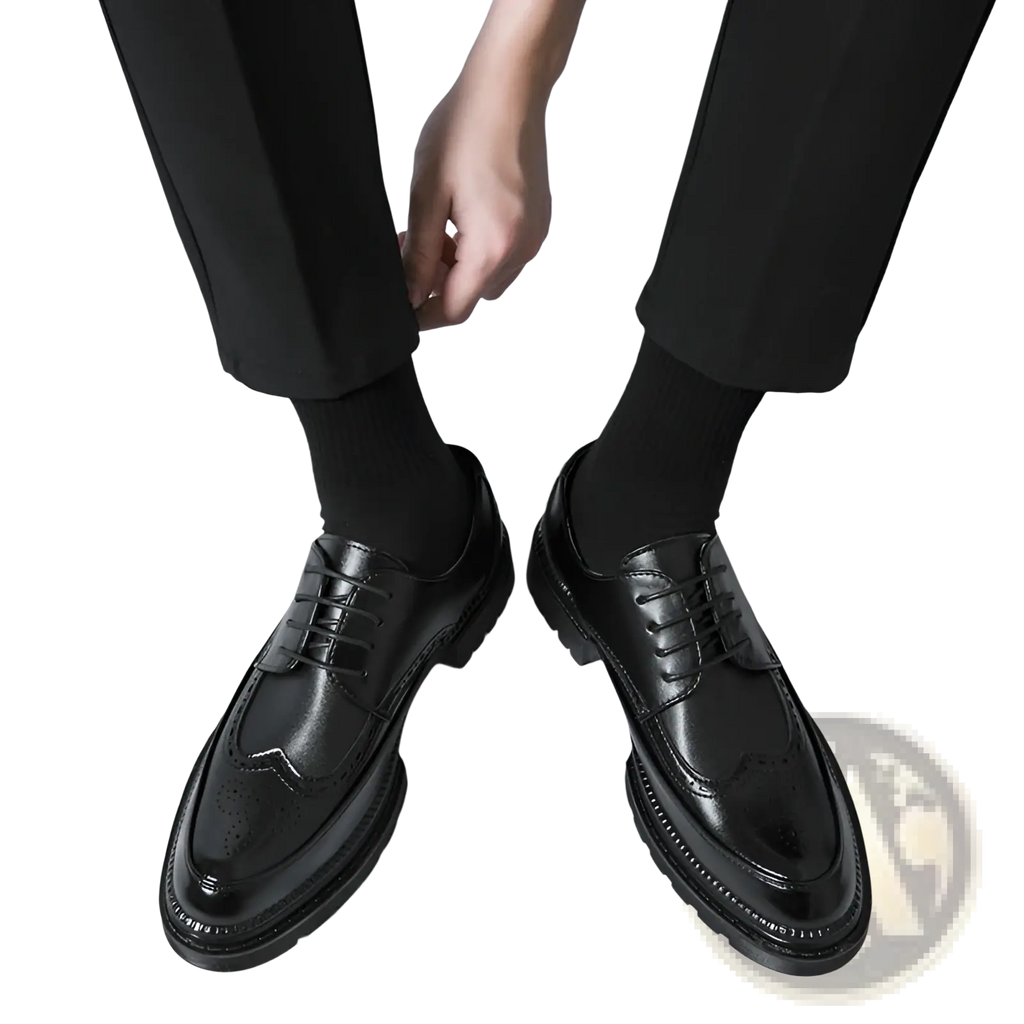 Men’s British style black leather brogue oxford shoes with chunky sole glossy finish and decorative perforations