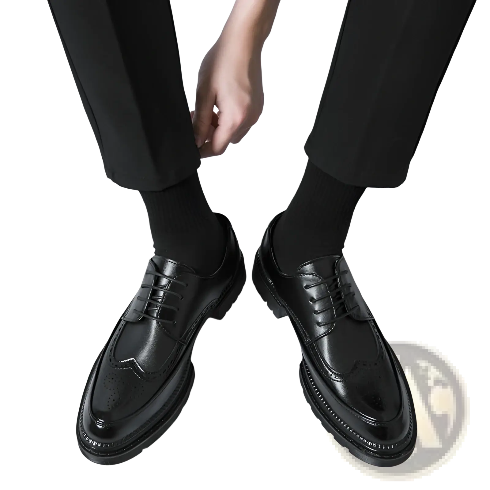 Men’s British style black leather brogue oxford shoes with chunky sole glossy finish and decorative perforations