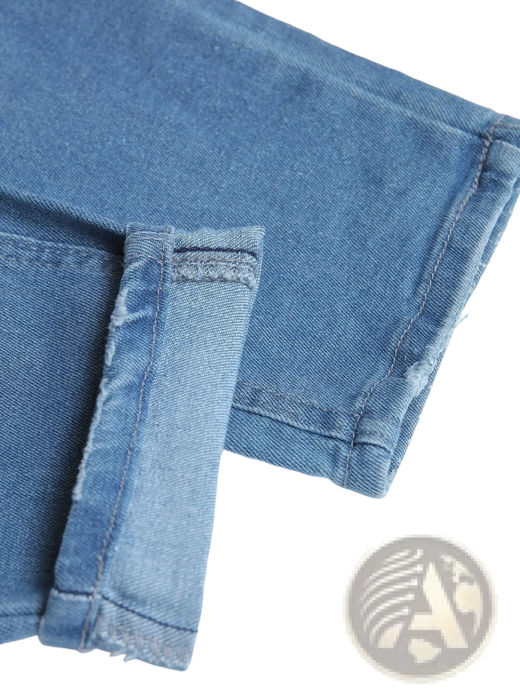 Men’s distressed slim fit stretch denim jeans in light-wash with frayed rolled hems made of durable denim fabric