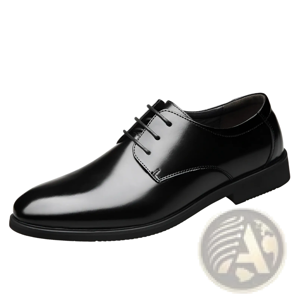 Men’s genuine leather low top business shoe in black patent leather with polished finish and classic oxford design