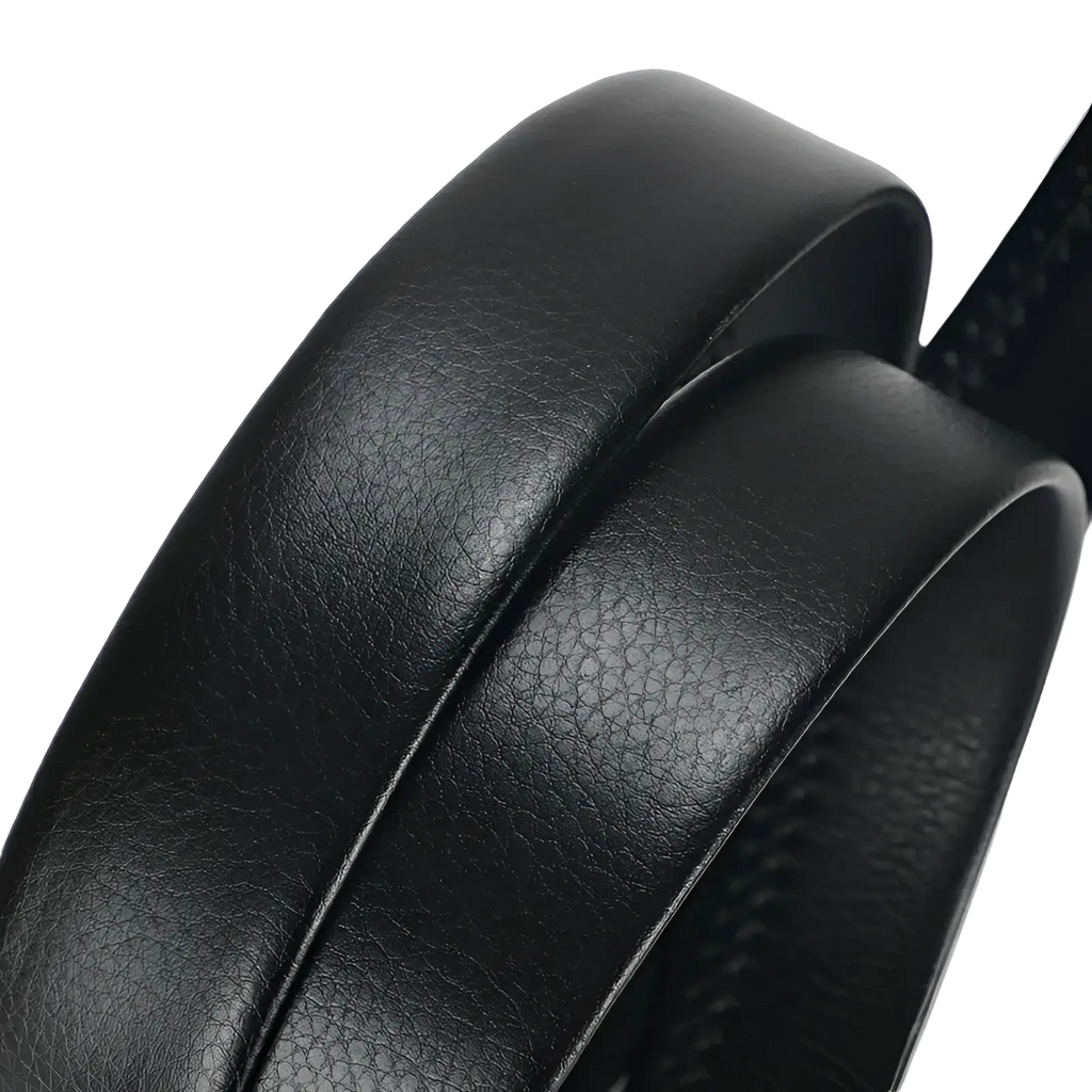 Men’s black leather belt with smooth textured surface and subtle stitching featuring an automatic buckle 3.5cm